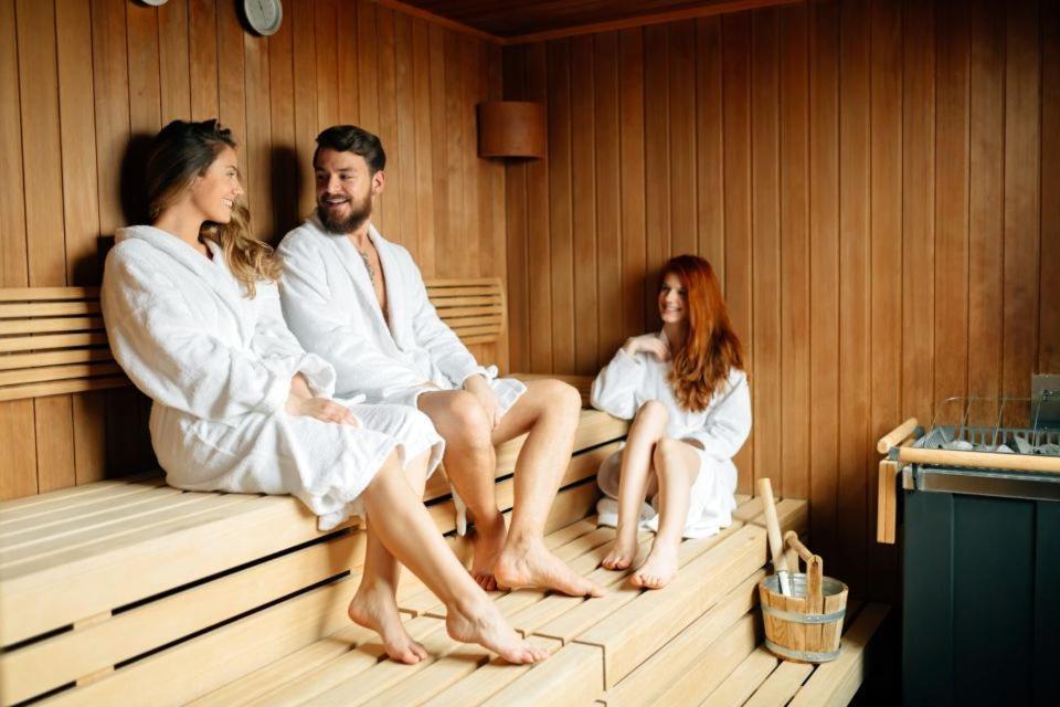 Homey 2 Cosmopolis Stefanestii de Jos Ngoại thất bức ảnh