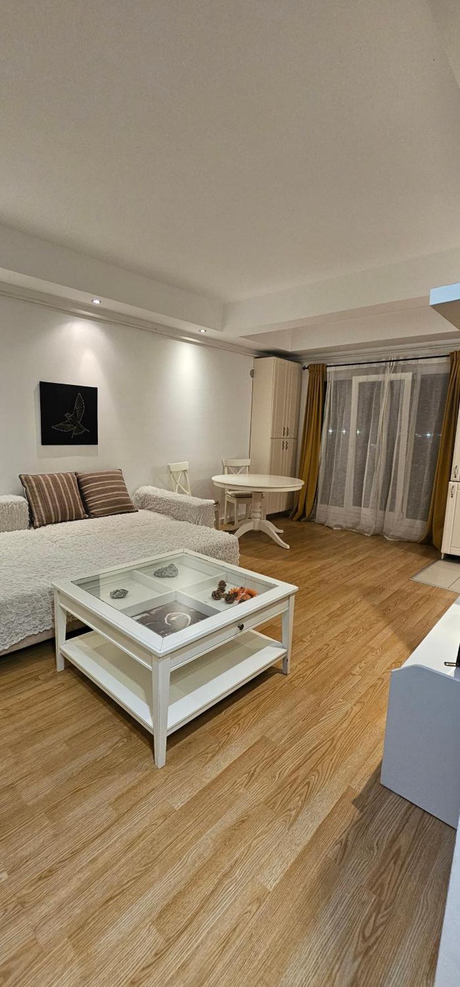 Homey 2 Cosmopolis Stefanestii de Jos Ngoại thất bức ảnh